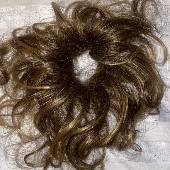 Sold ✨Hair Bun Extension Wavy Curly Messy✨ - Picture 2 of 3